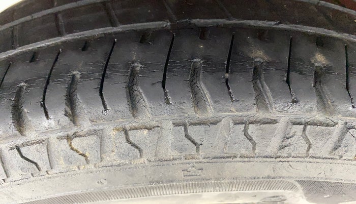 2018 Maruti Alto 800 LXI, Petrol, Manual, 34,485 km, Right Rear Tyre Tread