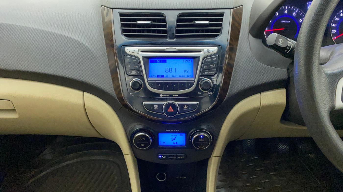 2011 Hyundai Verna FLUIDIC 1.6 VTVT EX, Petrol, Manual, 55,695 km, Air Conditioner