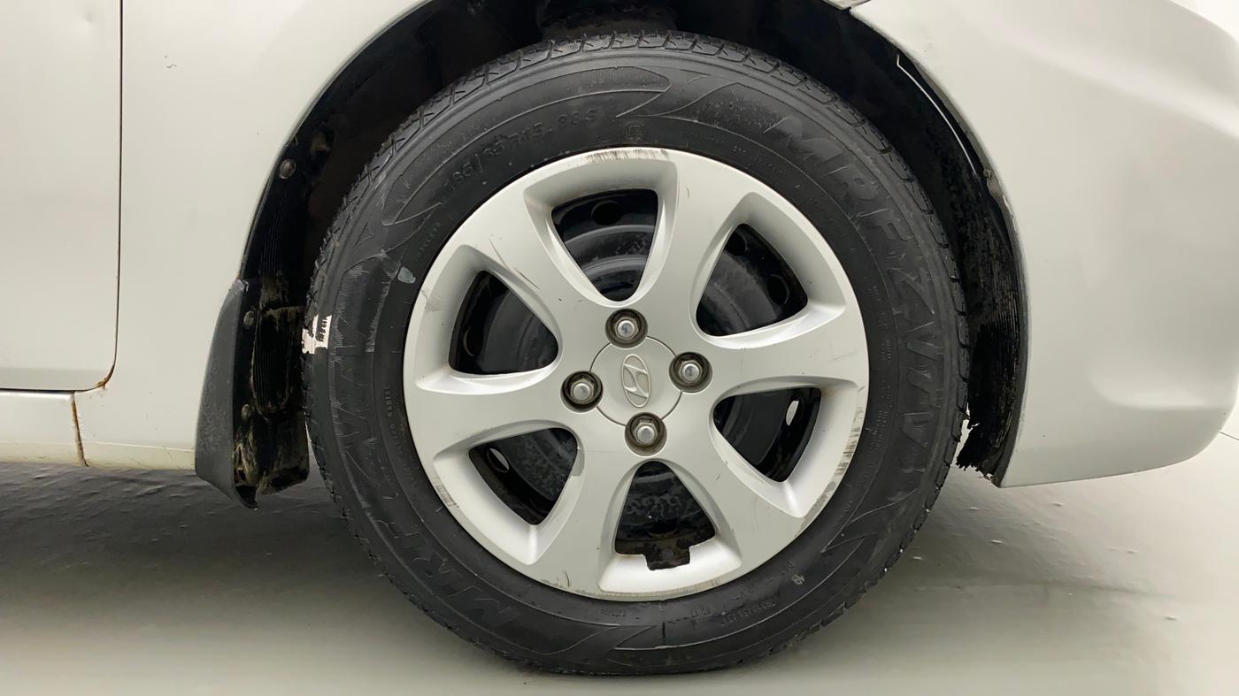 2011 Hyundai Verna FLUIDIC 1.6 VTVT EX, Petrol, Manual, 55,695 km, Right Front Wheel