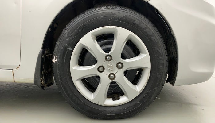 2011 Hyundai Verna FLUIDIC 1.6 VTVT EX, Petrol, Manual, 55,695 km, Right Front Wheel