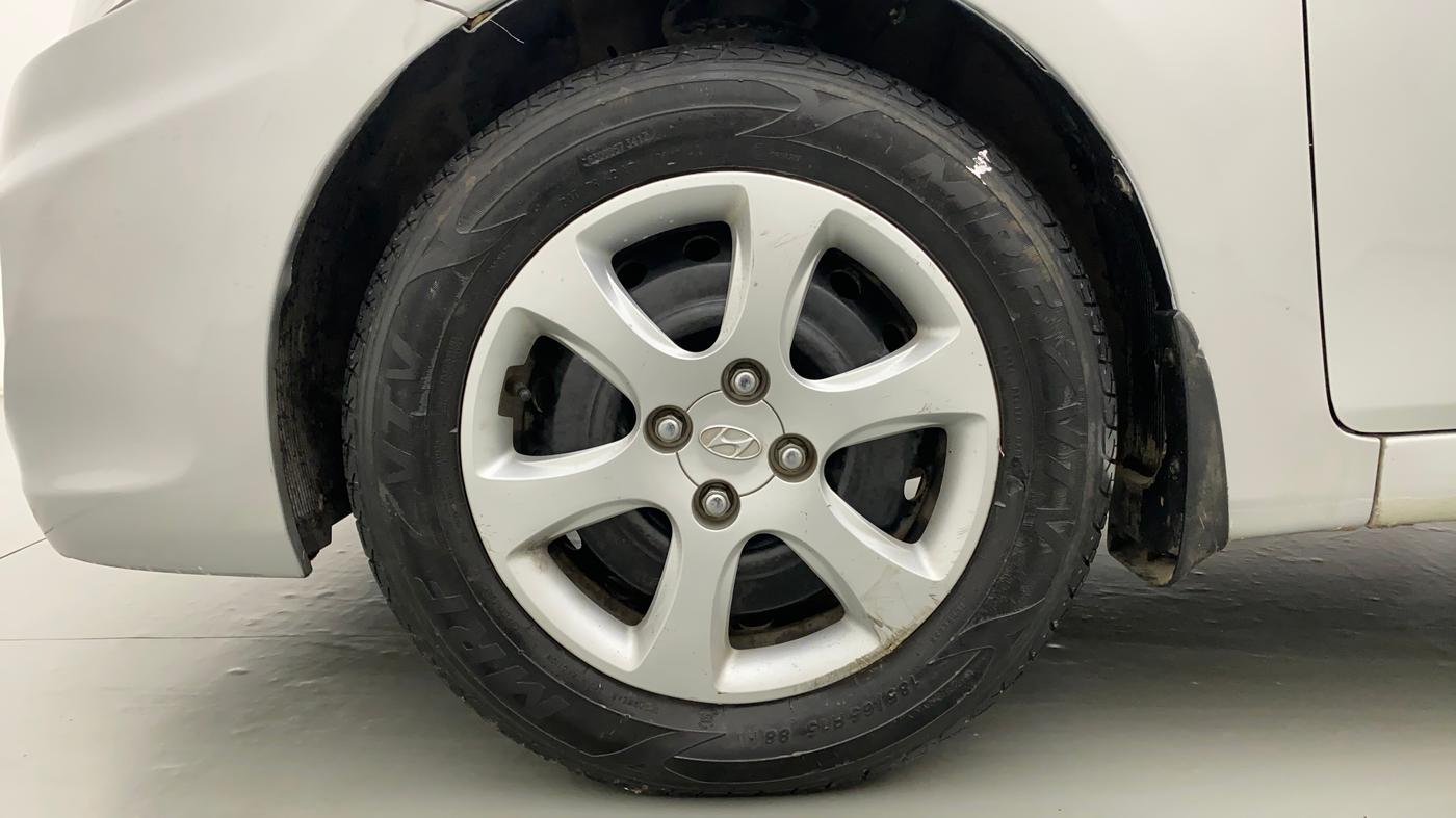 2011 Hyundai Verna FLUIDIC 1.6 VTVT EX, Petrol, Manual, 55,695 km, Left Front Wheel