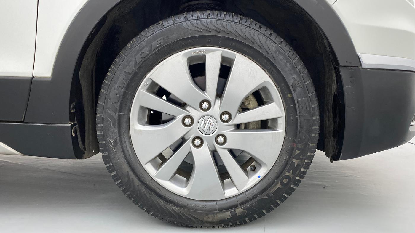 2016 Maruti S Cross ZETA 1.3, Diesel, Manual, 82,260 km, Right Front Wheel