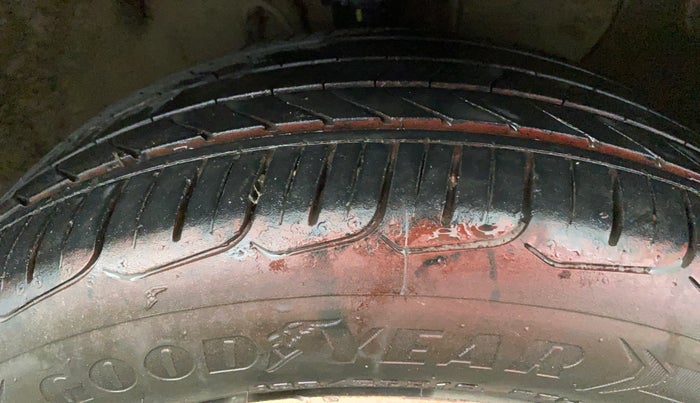 2014 Hyundai Elite i20 ASTA 1.2, Petrol, Manual, 1,15,714 km, Right Front Tyre Tread