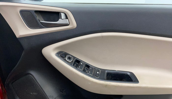 2014 Hyundai Elite i20 ASTA 1.2, Petrol, Manual, 1,15,714 km, Driver Side Door Panels Control