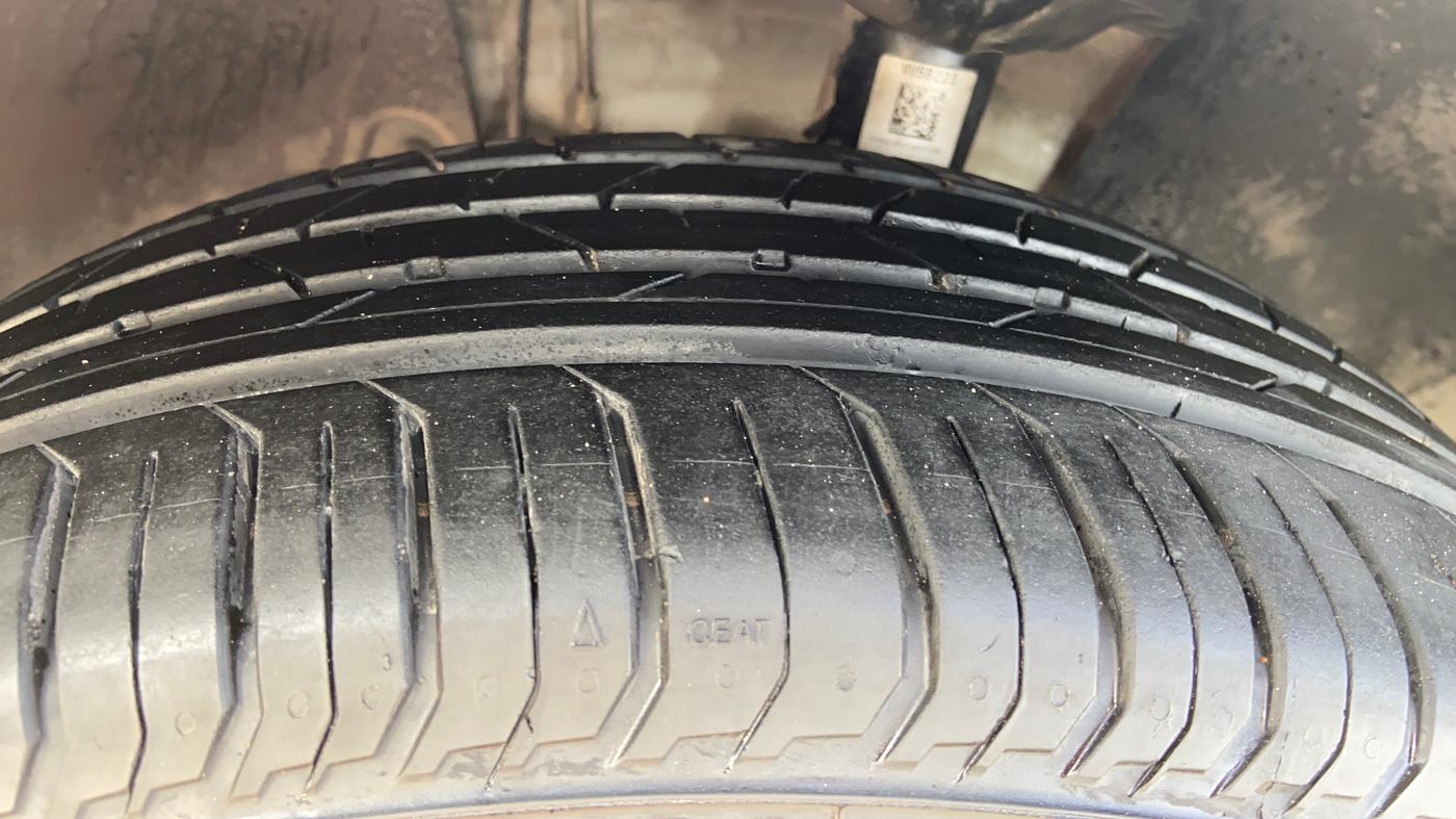 2022 Volkswagen VIRTUS TOPLINE TSI 1.0 AT, Petrol, Automatic, 81,788 km, Right Front Tyre Tread