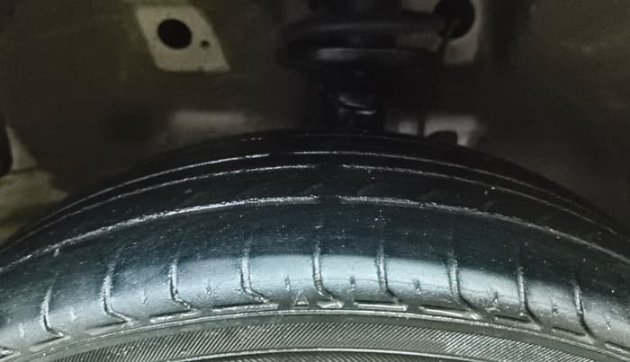 2016 Maruti Wagon R 1.0 VXI AMT, CNG, Automatic, 79,232 km, Left Front Tyre Tread