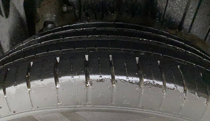 2022 Mahindra XUV300 W6 1.2 PETROL AMT, Petrol, Automatic, 10,007 km, Left Rear Tyre Tread