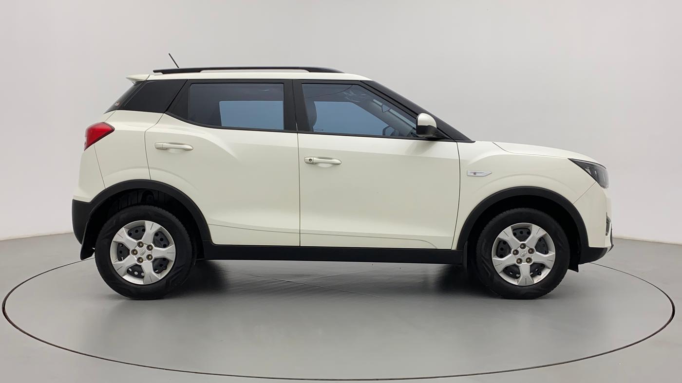 2022 Mahindra XUV300 W6 1.2 PETROL AMT, Petrol, Automatic, 10,007 km, Right Side View