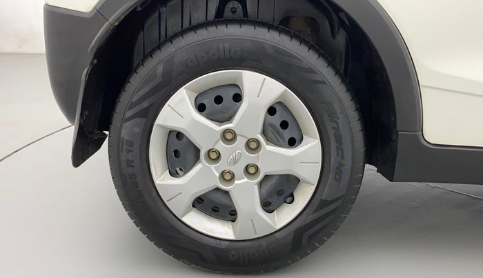 2022 Mahindra XUV300 W6 1.2 PETROL AMT, Petrol, Automatic, 10,007 km, Right Rear Wheel
