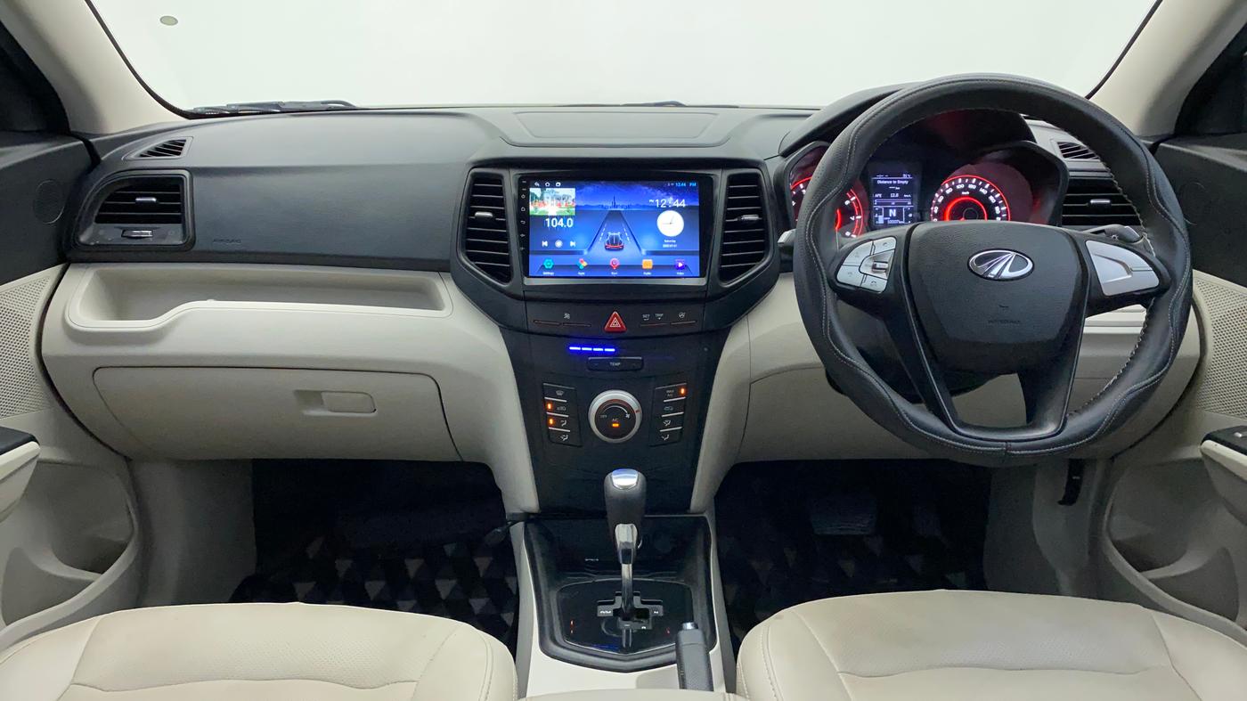 2022 Mahindra XUV300 W6 1.2 PETROL AMT, Petrol, Automatic, 10,007 km, Dashboard