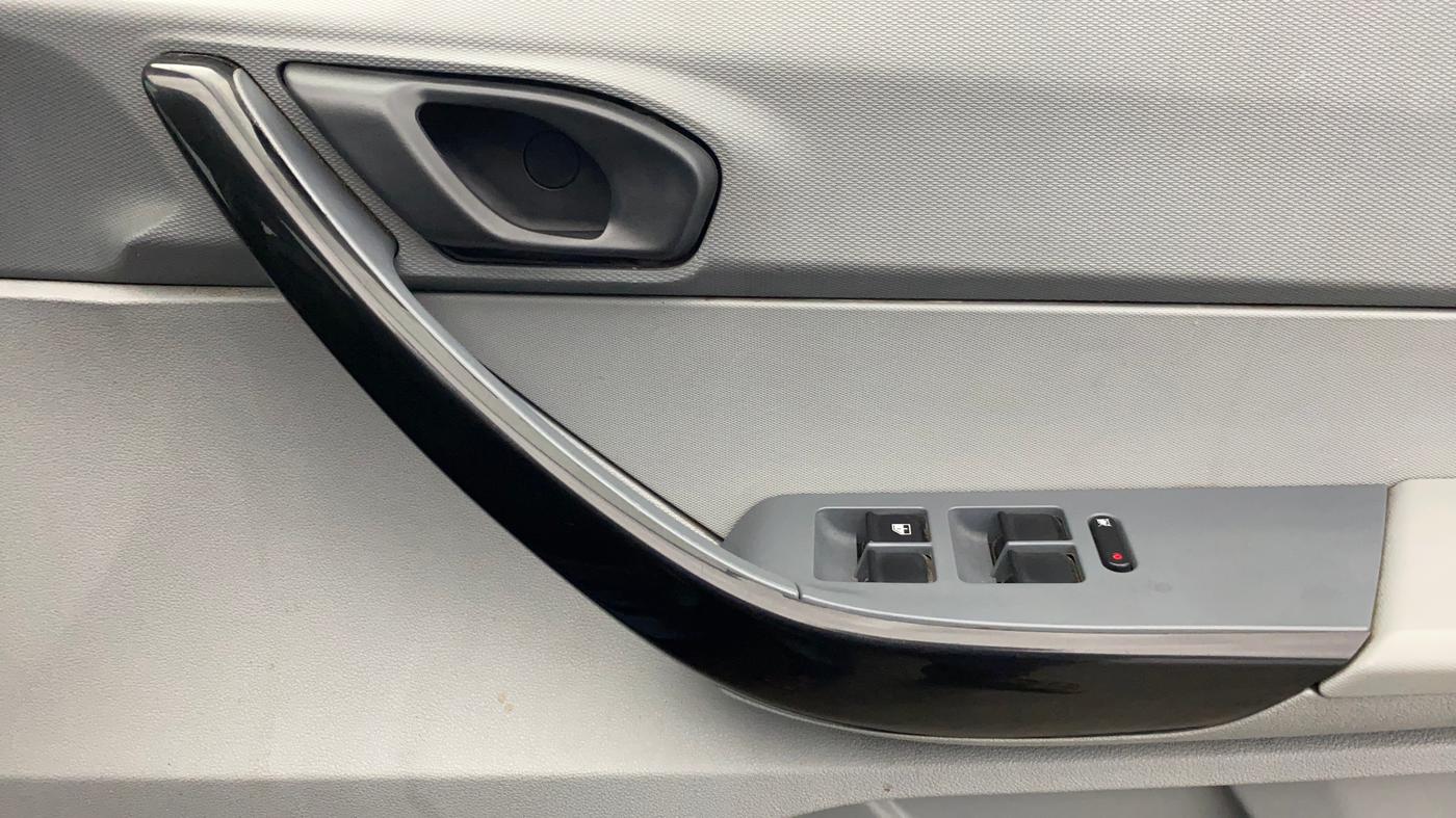 2020 Tata TIGOR XMA PETROL, Petrol, Automatic, 49,262 km, Driver Side Door Panels Control