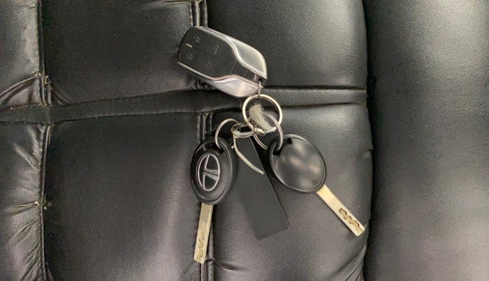 2020 Tata TIGOR XMA PETROL, Petrol, Automatic, 49,262 km, Key Close Up