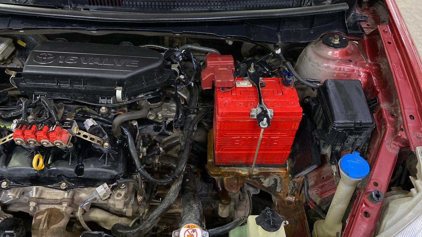 2019 Toyota Etios Liva V, CNG, Manual, 68,220 km, Engine View - Left