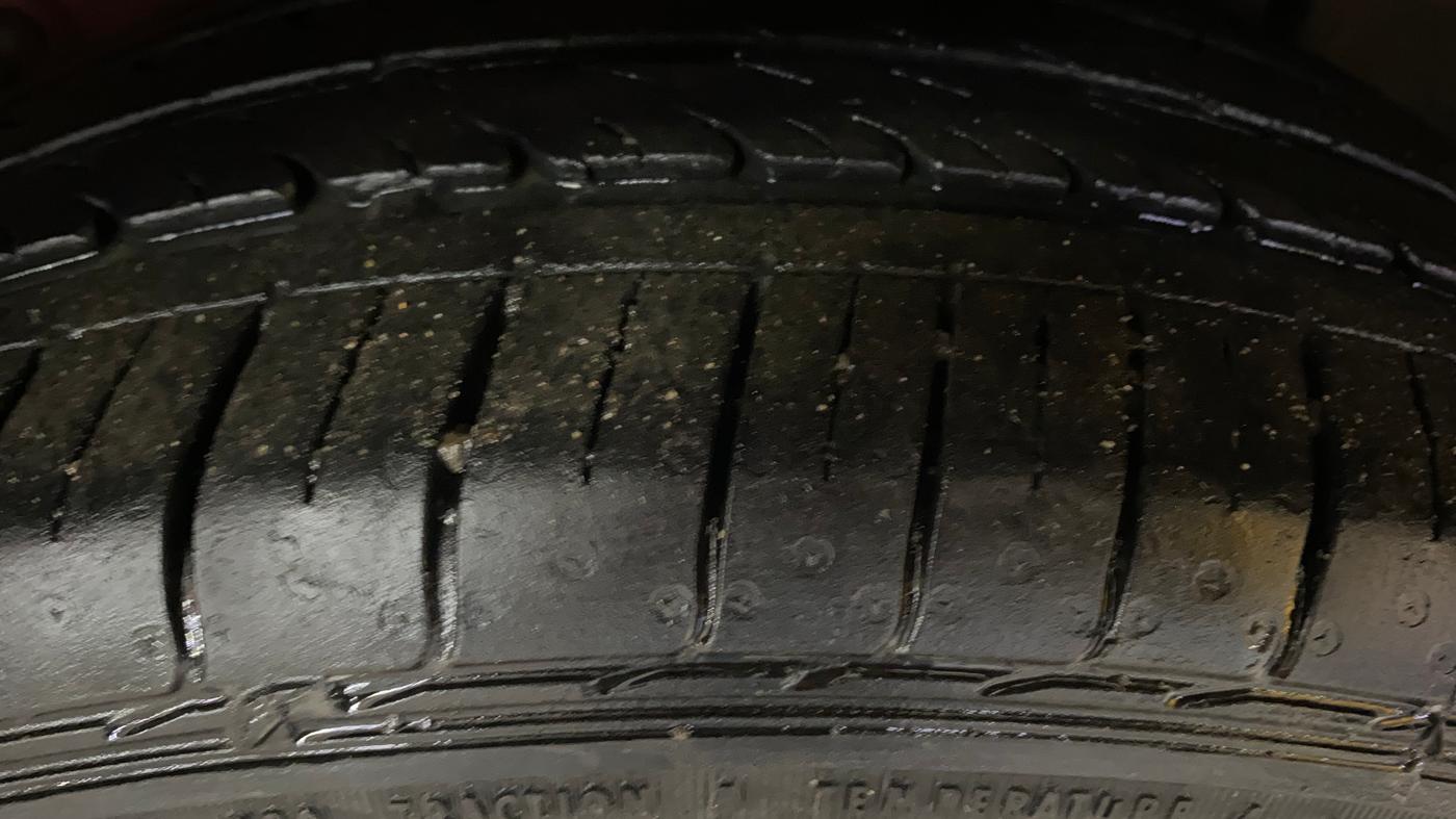 2019 Toyota Etios Liva V, CNG, Manual, 68,220 km, Left Rear Tyre Tread