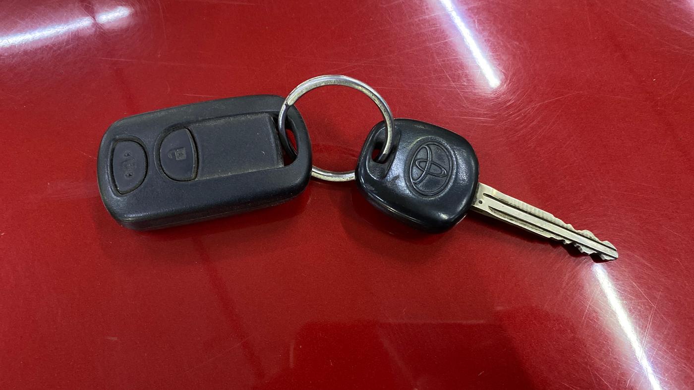 2019 Toyota Etios Liva V, CNG, Manual, 68,220 km, Key Close Up