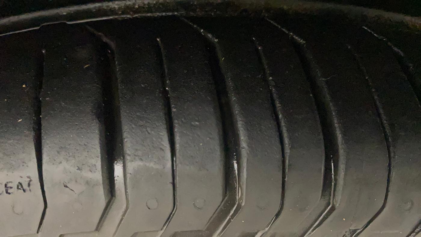 2019 Volkswagen Polo HIGHLINE PLUS 1.0 16 ALLOY, Petrol, Manual, 38,883 km, Right Front Tyre Tread