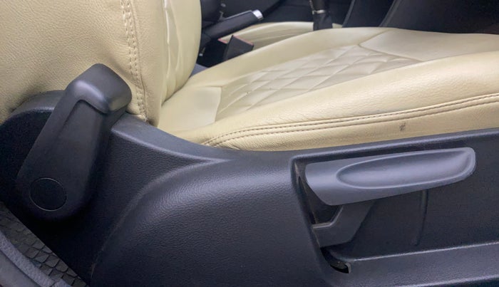 2019 Volkswagen Polo HIGHLINE PLUS 1.0 16 ALLOY, Petrol, Manual, 38,824 km, Driver Side Adjustment Panel