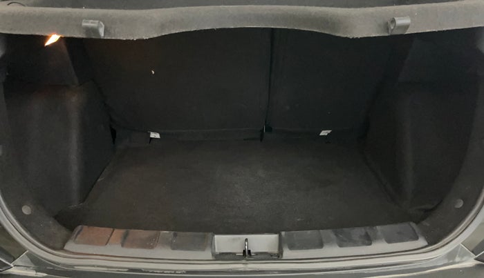 2023 Tata NEXON XZA PLUS LUX SUNROOF DARK PETROL, Petrol, Automatic, 36,470 km, Boot Inside
