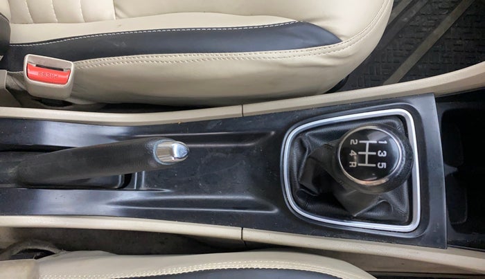 2016 Maruti Ciaz VDI+ SHVS, Diesel, Manual, 68,371 km, Gear Lever