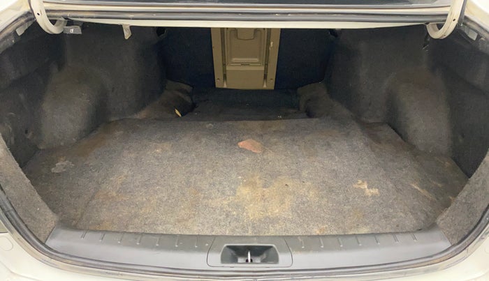 2010 Honda Accord 2.4L INSPIRE MT, Petrol, Manual, 50,045 km, Boot Inside