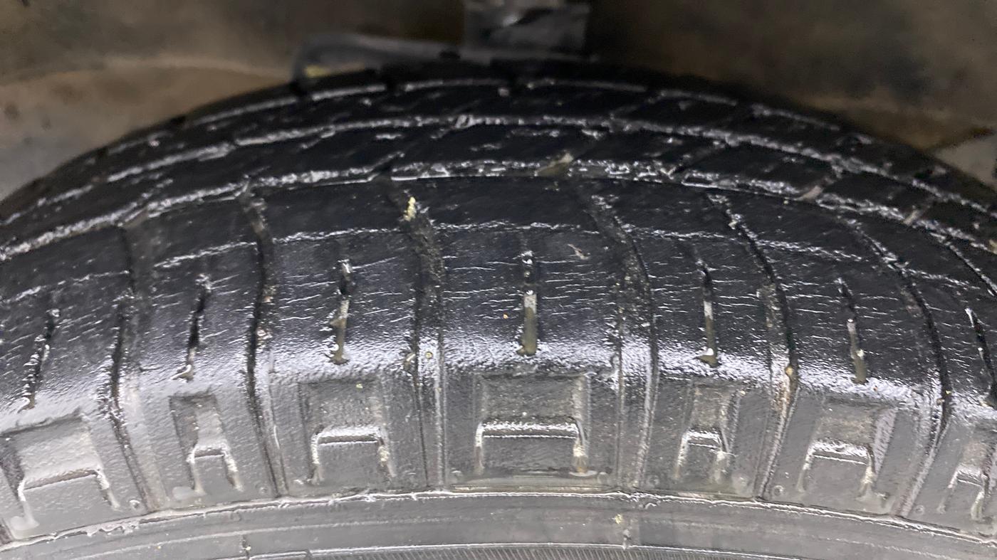 2018 Maruti Eeco 5 STR WITH A/C+HTR, Petrol, Manual, 31,475 km, Left Front Tyre Tread
