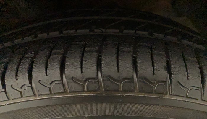 2020 Hyundai NEW SANTRO SPORTZ CNG, CNG, Manual, 56,549 km, Left Front Tyre Tread