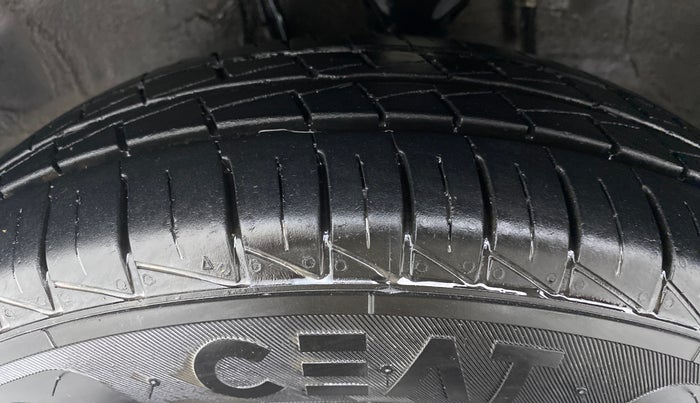 2021 Maruti Alto LXI, Petrol, Manual, 7,349 km, Left Front Tyre Tread