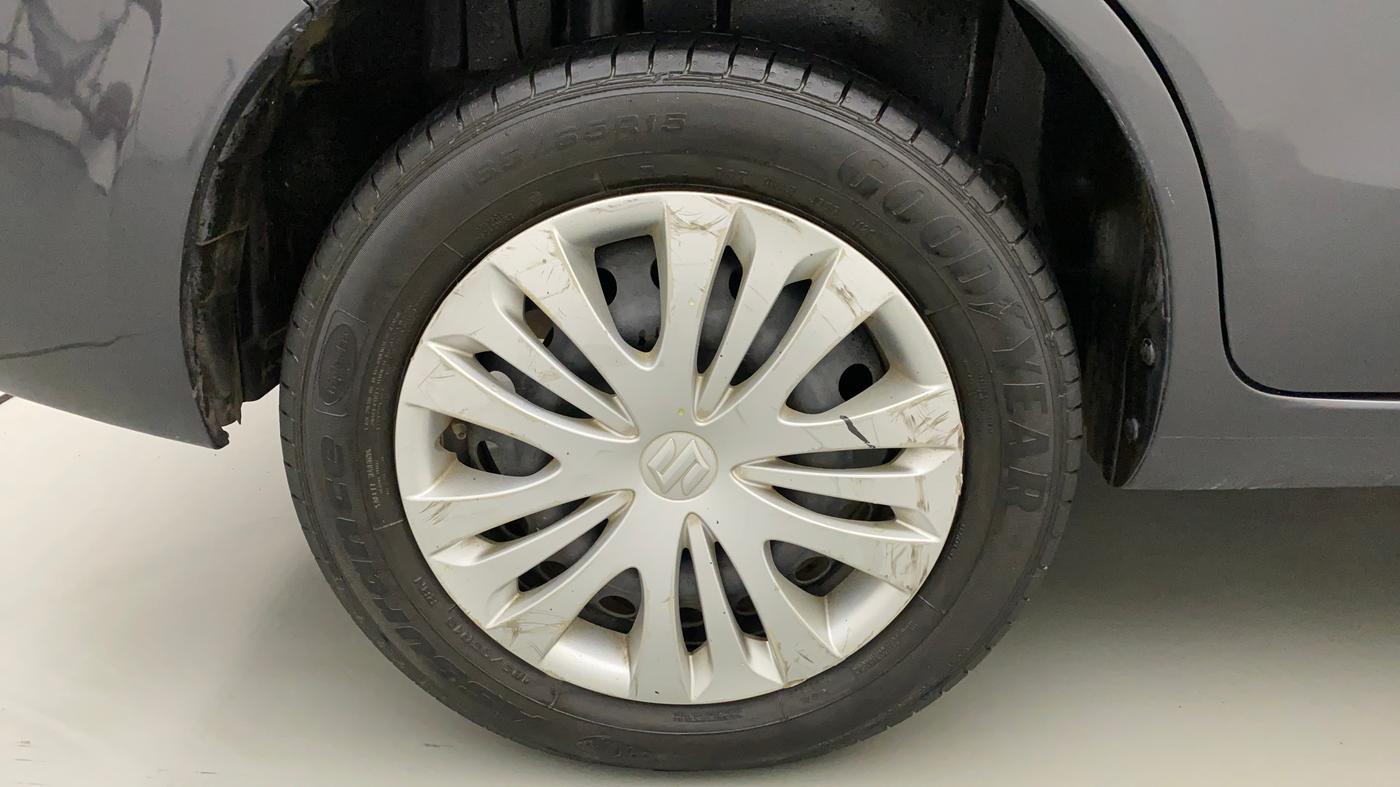 2014 Maruti Ertiga VXI CNG, CNG, Manual, 77,604 km, Right Rear Wheel