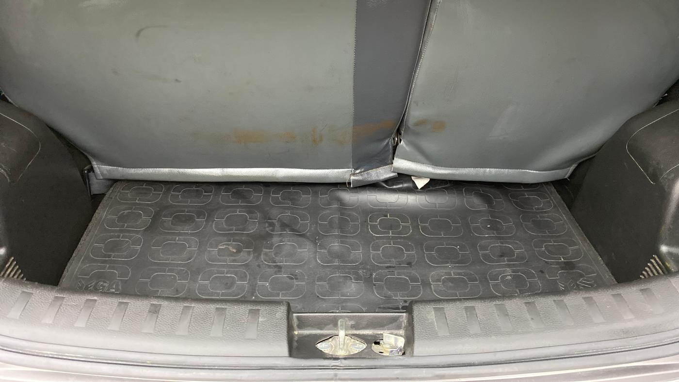 2017 Maruti Swift VXI D, Petrol, Manual, 34,359 km, Boot Inside