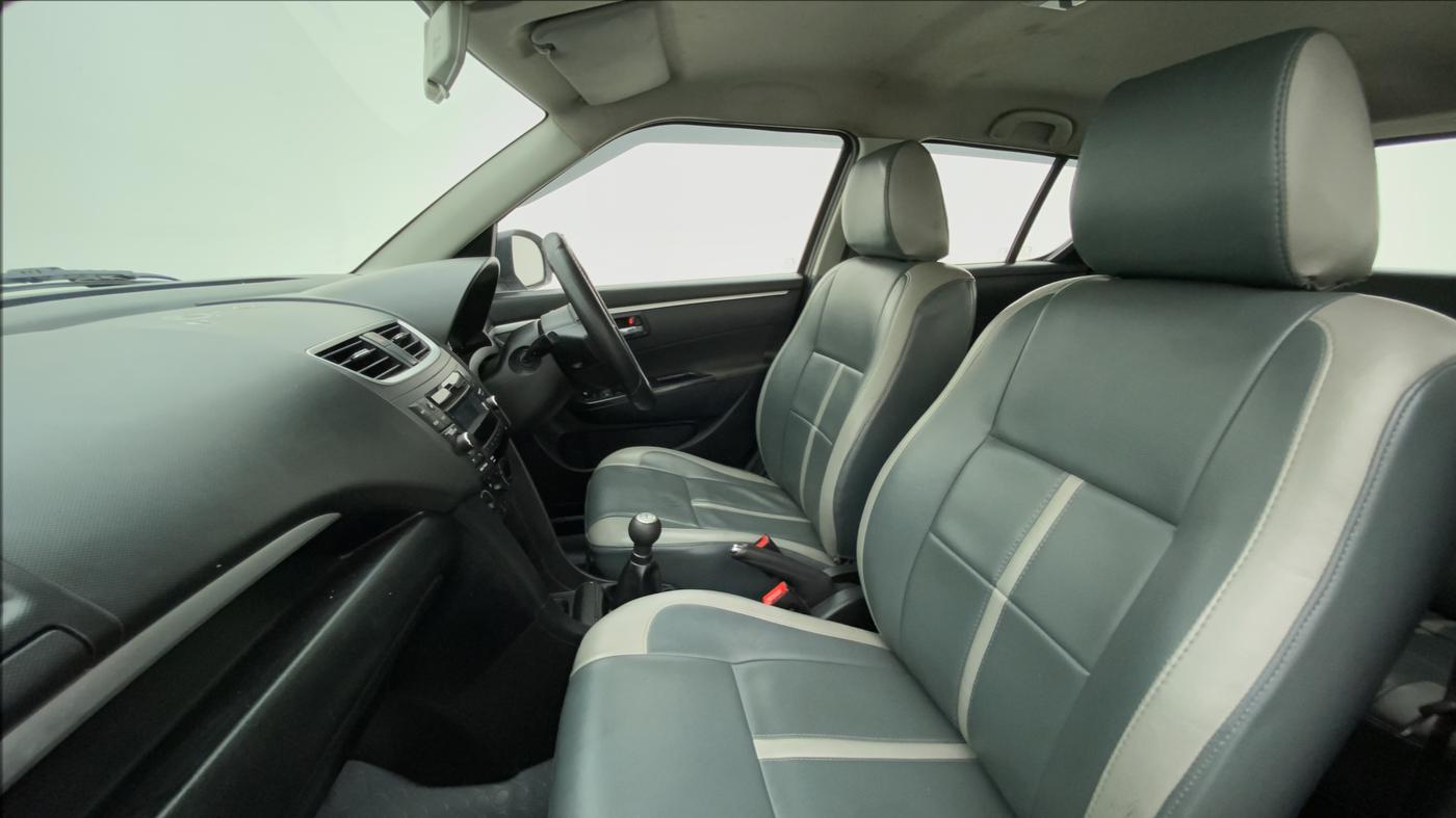 2017 Maruti Swift VXI D, Petrol, Manual, 34,359 km, Right Side Front Door Cabin
