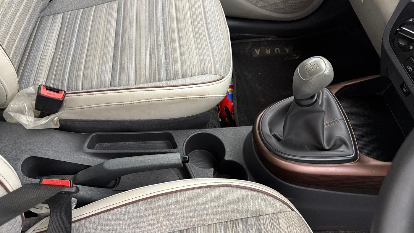2021 Hyundai AURA S 1.2 CNG, CNG, Manual, 24,253 km, Gear Lever
