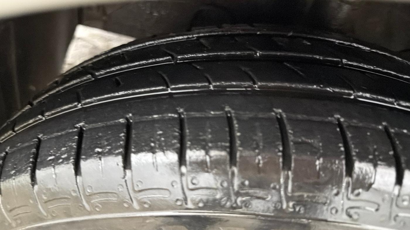 2021 Hyundai AURA S 1.2 CNG, CNG, Manual, 24,253 km, Left Front Tyre Tread