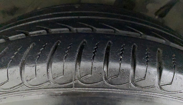 2019 Ford Ecosport 1.5 TITANIUM THUNDER EDITION TI VCT, Petrol, Manual, 19,838 km, Right Front Tyre Tread
