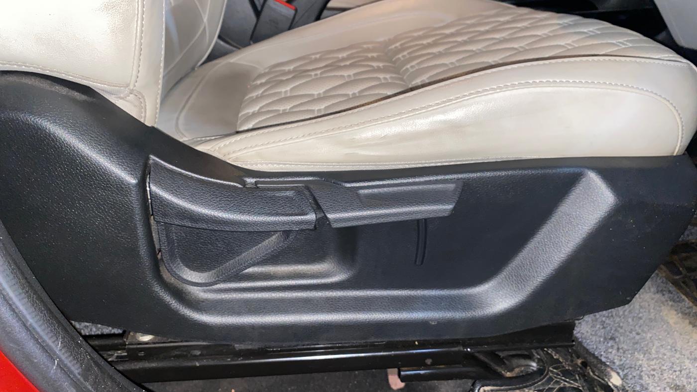 2020 KIA SELTOS HTX 1.5 PETROL, Petrol, Manual, 45,915 km, Driver Side Adjustment Panel