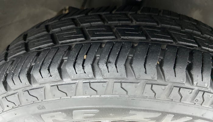 2017 Maruti Alto 800 LXI, Petrol, Manual, 20,305 km, Right Front Tyre Tread