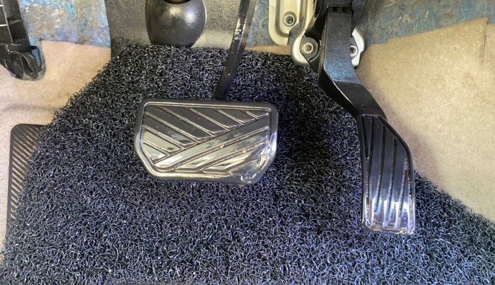 2018 Maruti Ciaz ALPHA  AT 1.4  PETROL, Petrol, Automatic, 1,17,104 km, Pedals