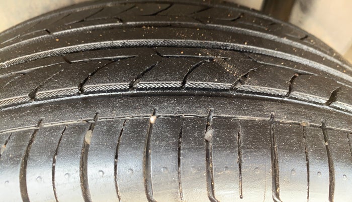 2018 Maruti Ciaz ALPHA  AT 1.4  PETROL, Petrol, Automatic, 1,17,104 km, Left Rear Tyre Tread