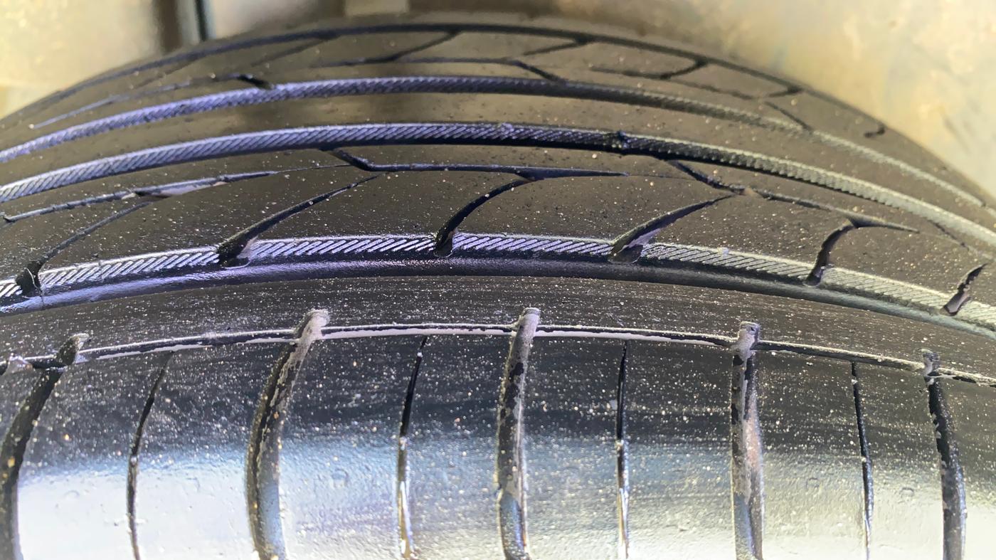 2018 Maruti Ciaz ALPHA  AT 1.4  PETROL, Petrol, Automatic, 1,17,104 km, Right Rear Tyre Tread