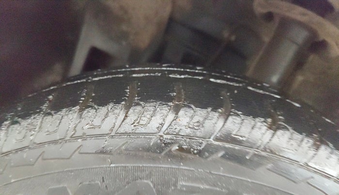 2018 Datsun Go T, Petrol, Manual, 28,485 km, Left Front Tyre Tread