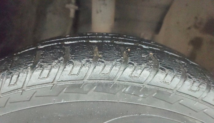 2018 Datsun Go T, Petrol, Manual, 28,485 km, Right Front Tyre Tread