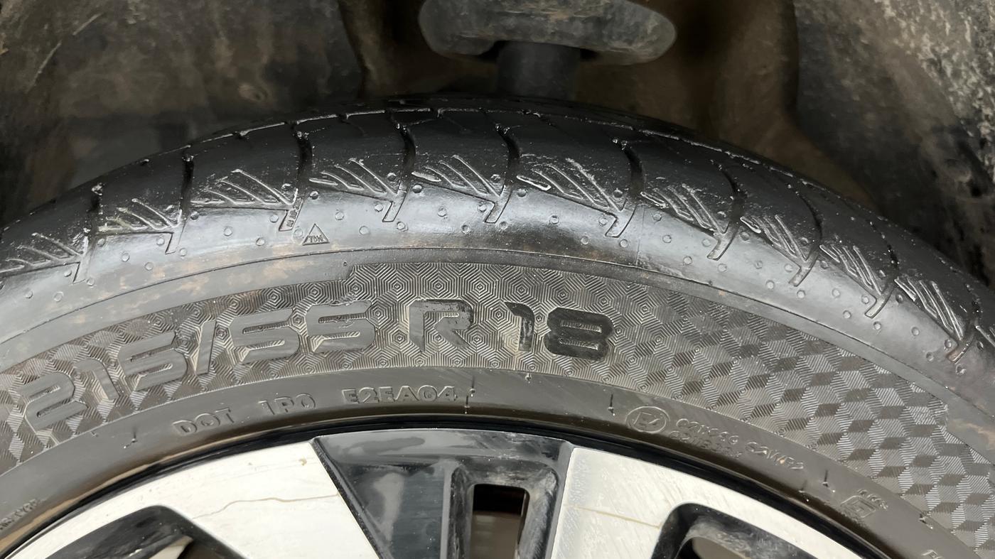 2023 MG HECTOR SMART PRO 1.5 TURBO MT PETROL, Petrol, Manual, 18,024 km, Left Front Tyre Tread