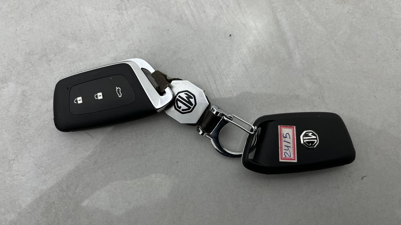 2023 MG HECTOR SMART PRO 1.5 TURBO MT PETROL, Petrol, Manual, 18,024 km, Key Close Up