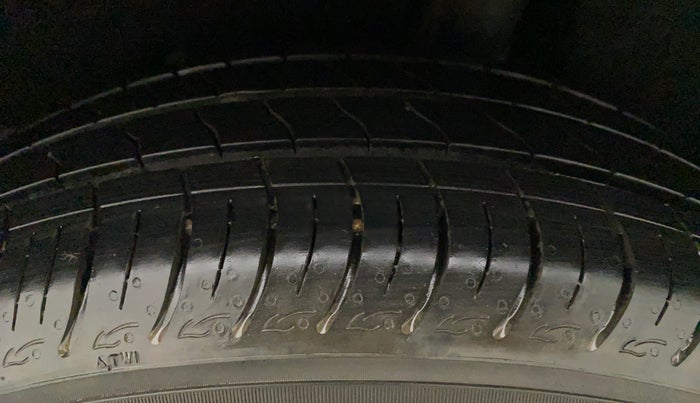 2021 Maruti Baleno DELTA PETROL 1.2, Petrol, Manual, 10,972 km, Left Rear Tyre Tread