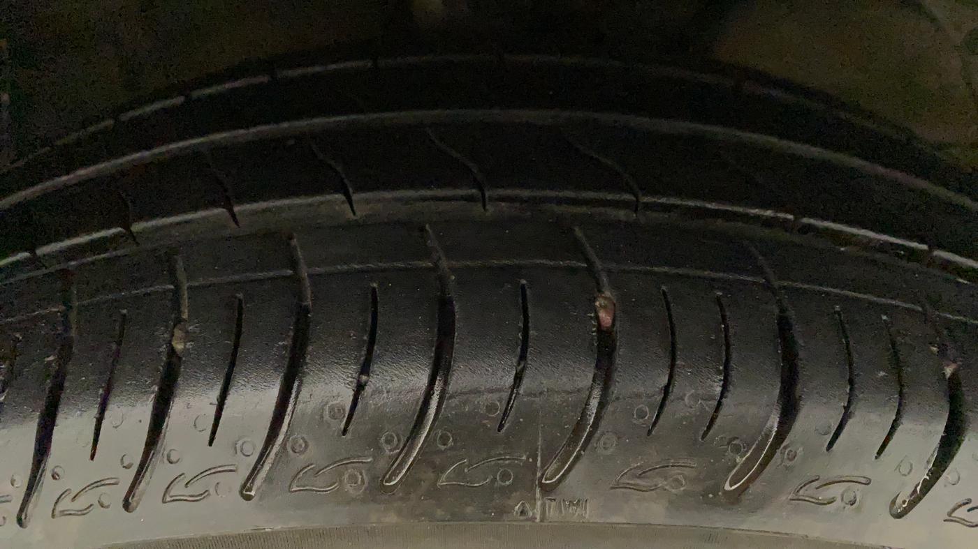 2021 Maruti Baleno DELTA PETROL 1.2, Petrol, Manual, 10,972 km, Right Front Tyre Tread