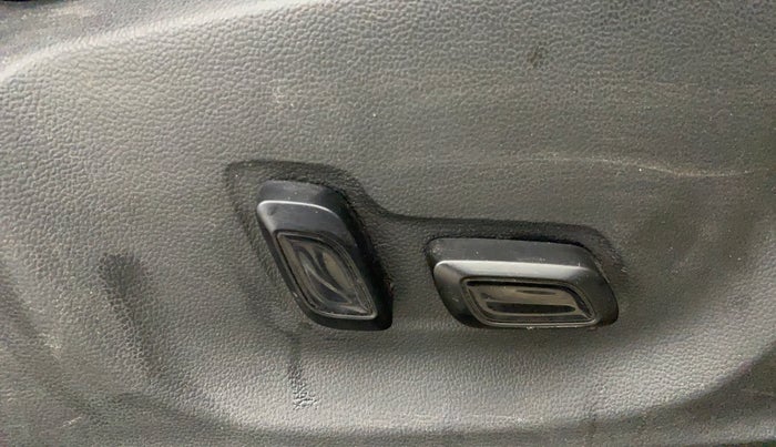 2023 MG ASTOR SAVVY 1.3 TURBO AT S RED, Petrol, Automatic, 16,799 km, Driver Side Adjustment Panel