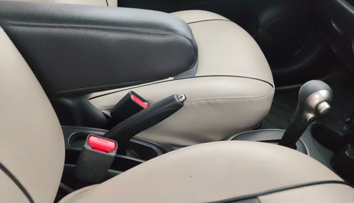 2017 Nissan Micra XV CVT, Petrol, Automatic, 14,581 km, Gear Lever