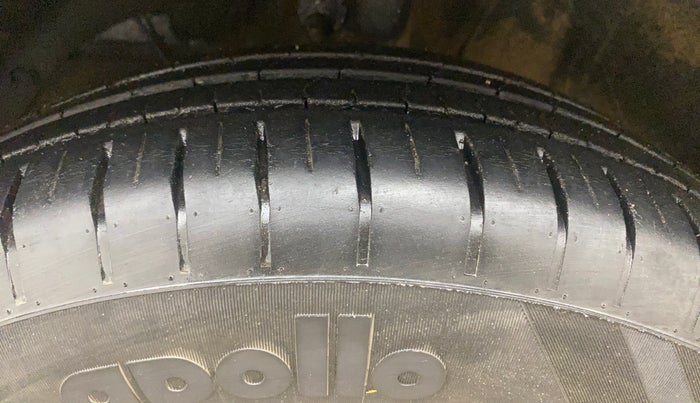 2023 Maruti Swift ZXI PLUS, Petrol, Manual, 20,314 km, Left Front Tyre Tread
