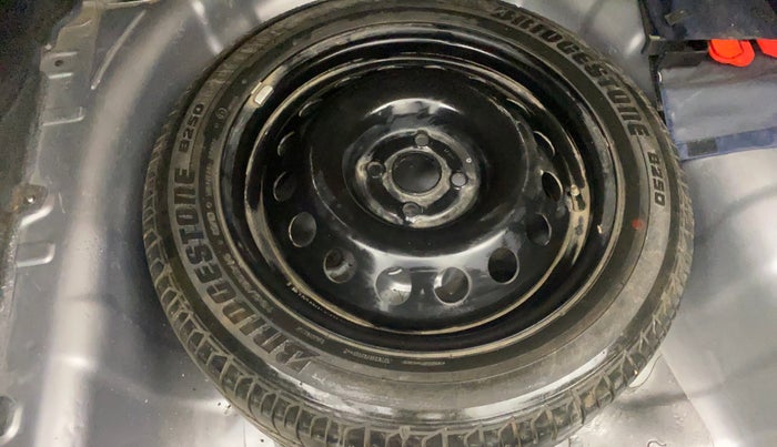 2014 Hyundai Verna FLUIDIC 1.6 CRDI SX, Diesel, Manual, 1,04,935 km, Spare Tyre