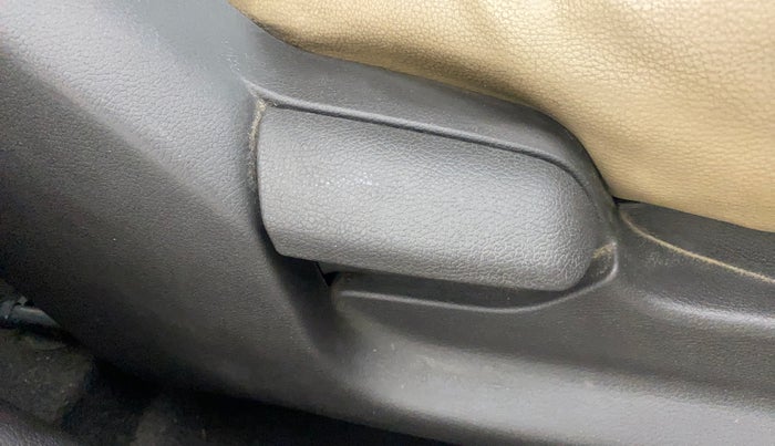 2014 Hyundai Verna FLUIDIC 1.6 CRDI SX, Diesel, Manual, 1,04,935 km, Driver Side Adjustment Panel