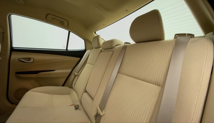 2018 Toyota YARIS G MT, Petrol, Manual, 22,251 km, Right Side Rear Door Cabin